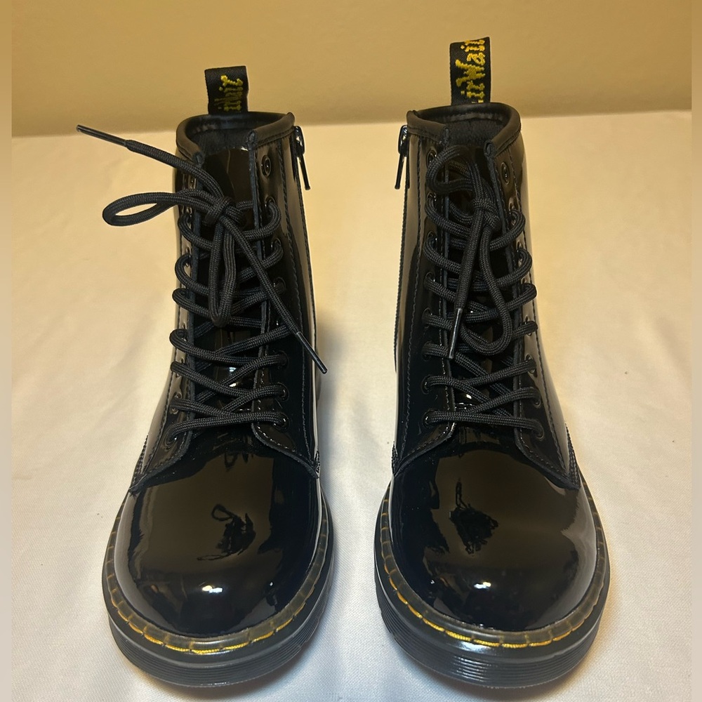 NEW Dr Marten’s Soft Patent Lamper Leather Black Lace Up Boots  Size 4